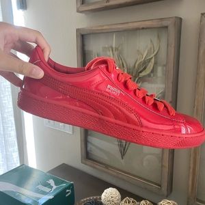basket red pumas in red <3